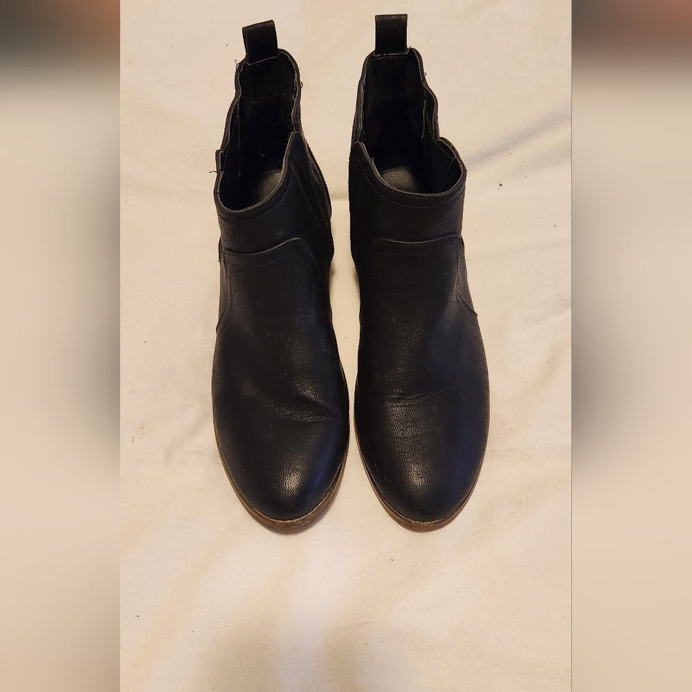 Harlow black booties